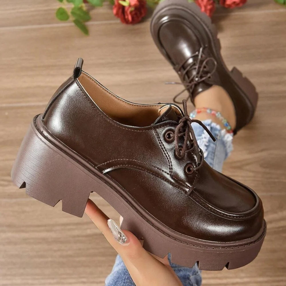 Mocassins à talon en cuir marron pour femme