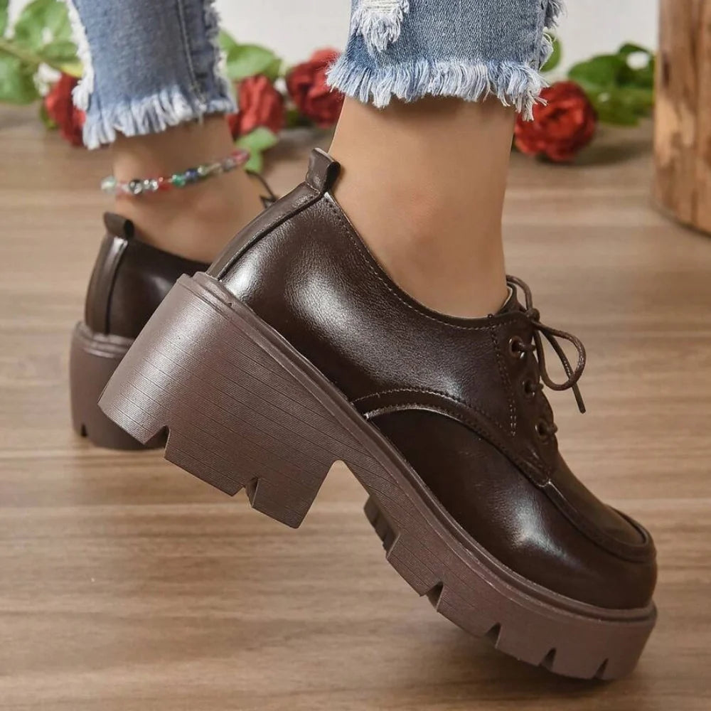 Mocassins à talon en cuir marron pour femme