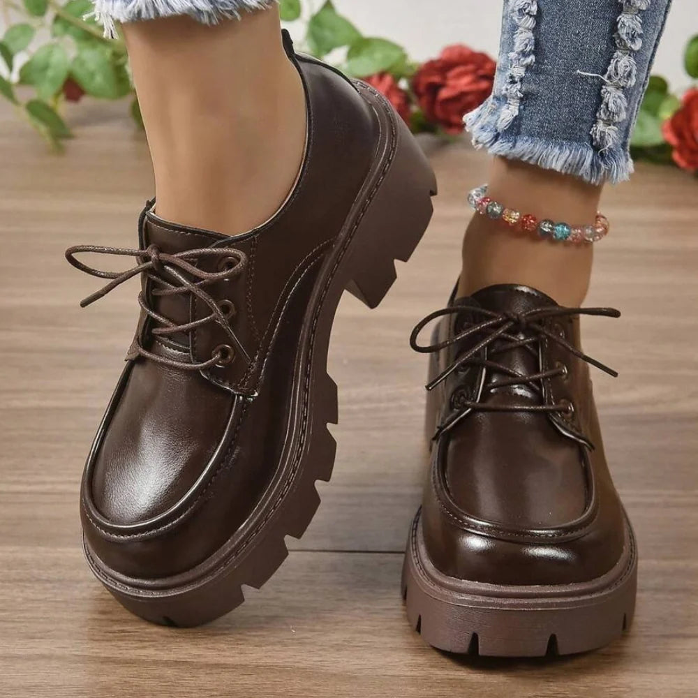 Mocassins à talon en cuir marron pour femme
