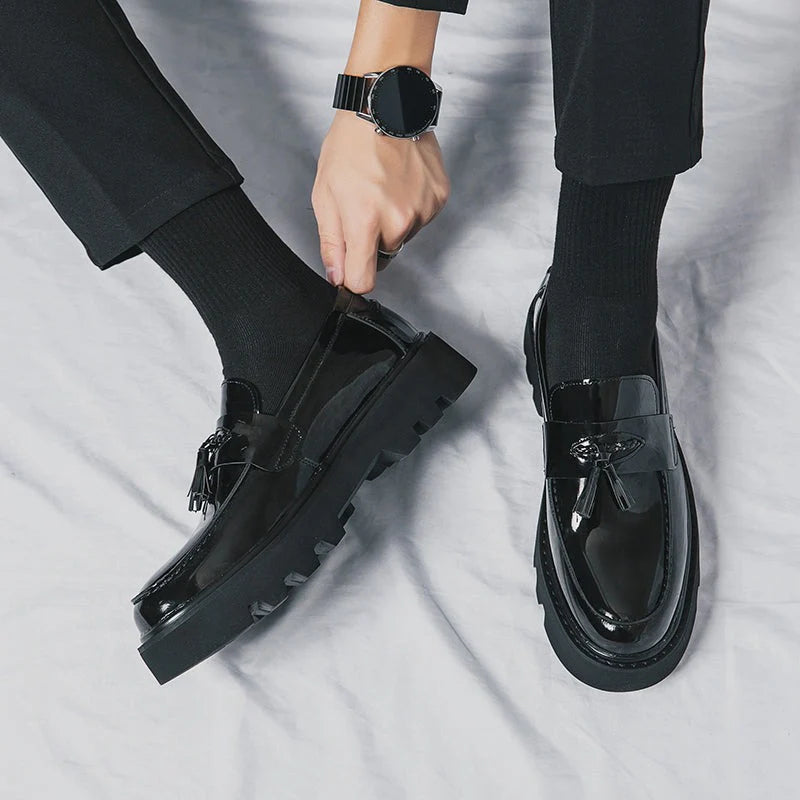Mocassins en cuir vernis noir à plateforme pour homme