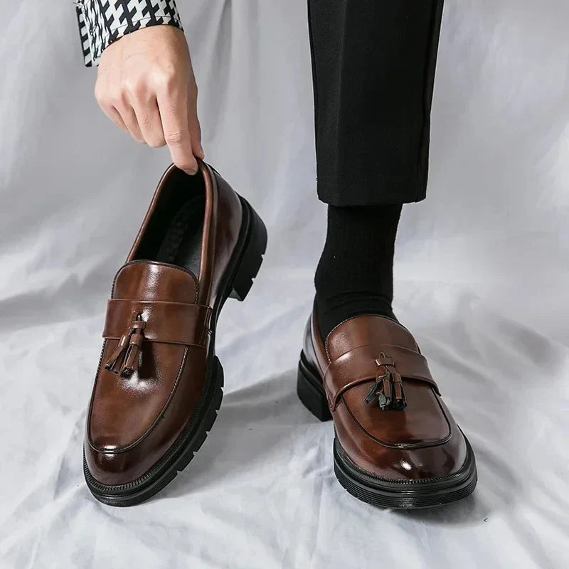 Mocassins en cuir marron à glands pour homme