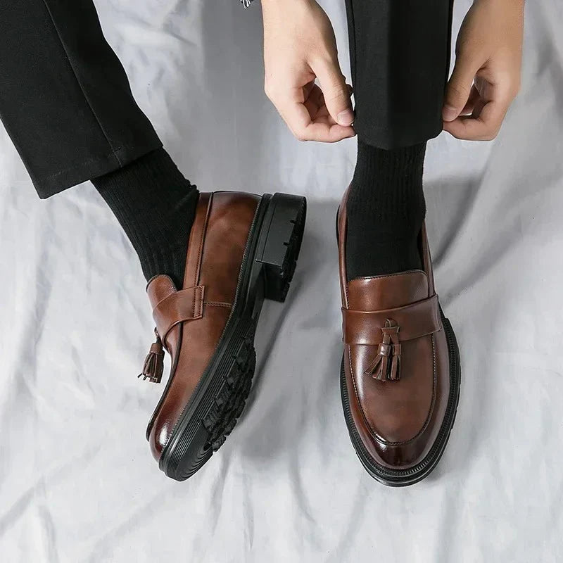 Mocassins en cuir marron à glands pour homme