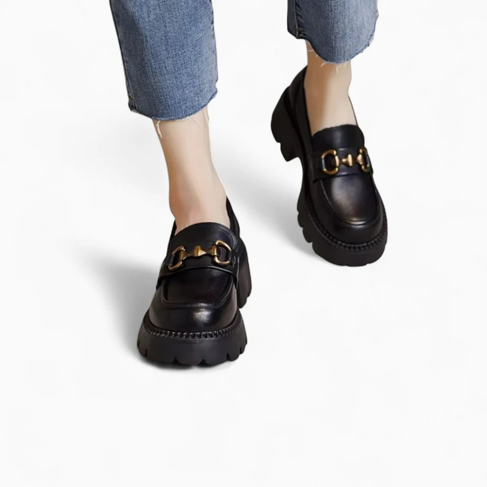 Mocassins noirs à talon style british pour femme