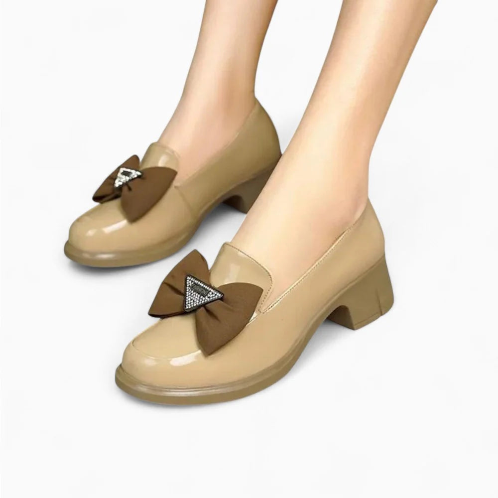 Mocassins femme vernis beige avec talon