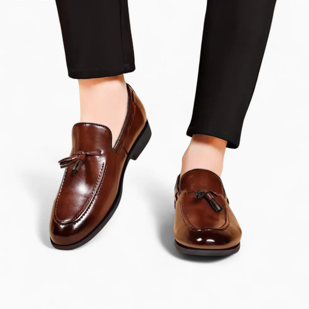 Mocassins à glands en cuir marron pour homme