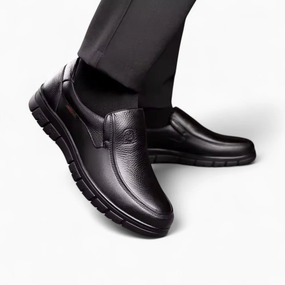 Mocassins homme orthopédiques en cuir noir souple