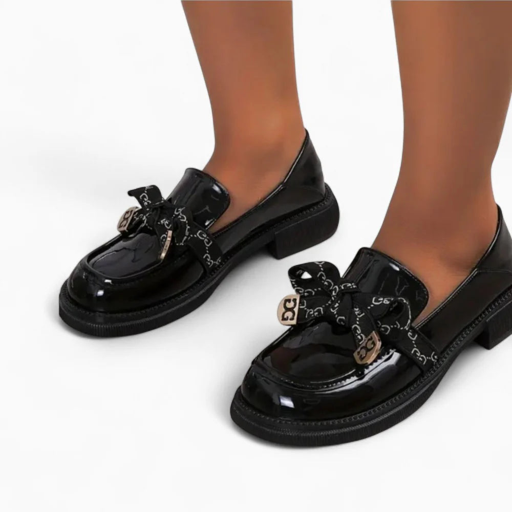Mocassins vernis noir à nœud papillon pour femme